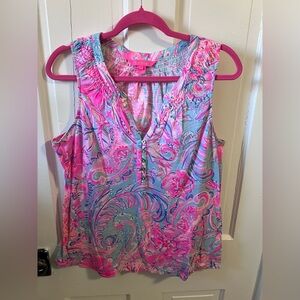 Lilly Pulitzer Essie tank in the htf Isla de Coco print